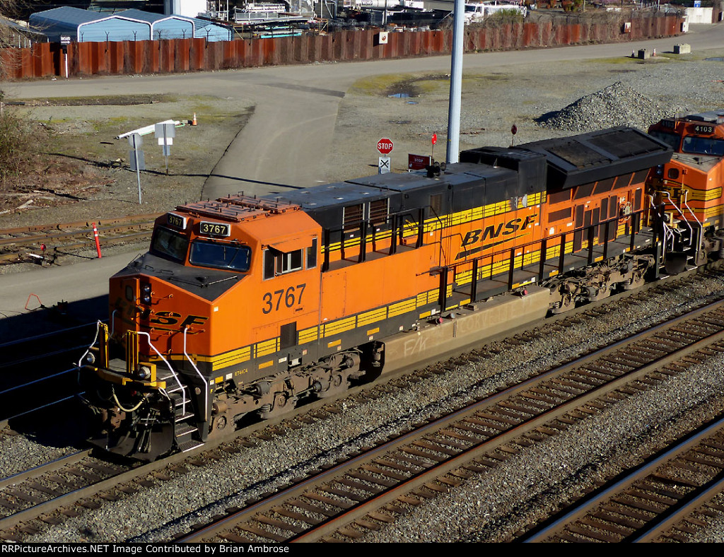 BNSF ET44C4 3767